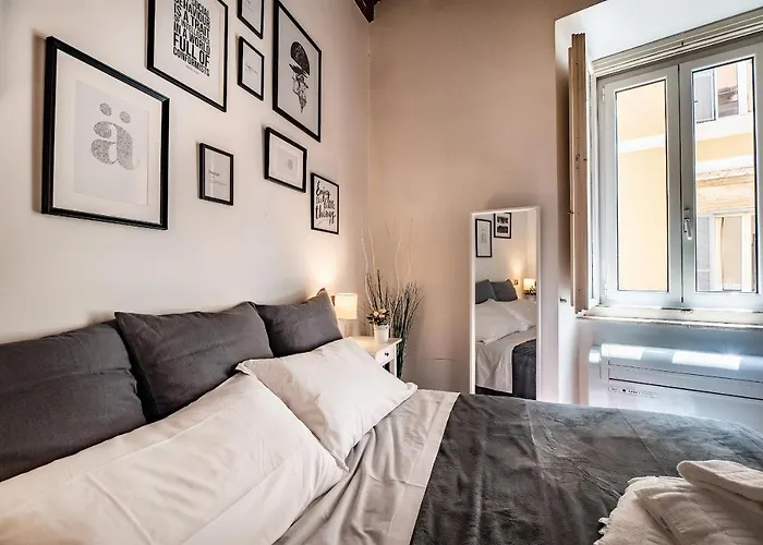 Via Dei Baullari Рим