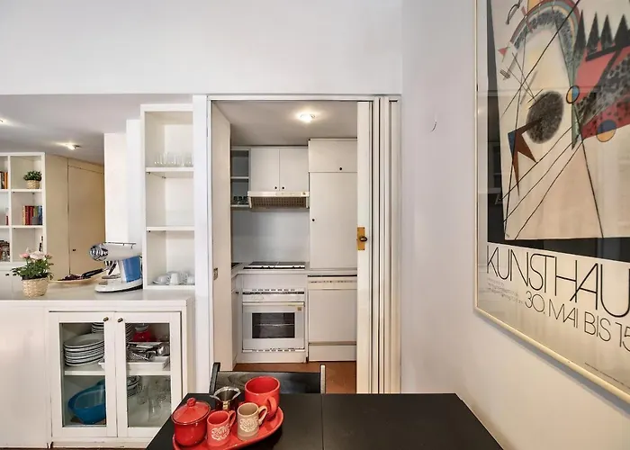 Via Dei Baullari Рим